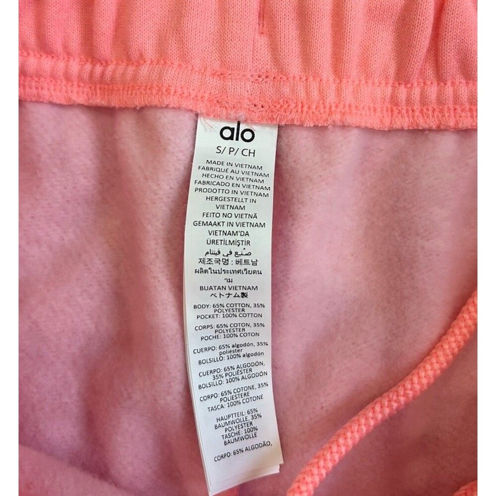 Alo Yoga Accolade Shorts Neon Bubblegum Size S SMALL New flaw - Picture 5 of 7